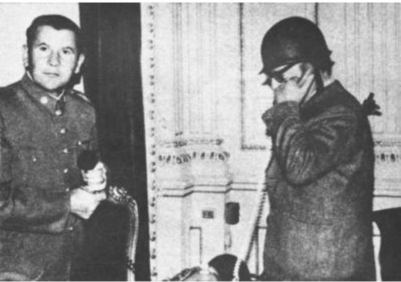 Allende habla para la radio